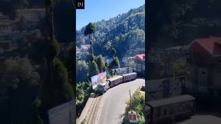 Darjeeling ki rail gadi❤️jhukjhuk karti agey badi darjeelingtoytrain darjeelingdiaries youtuber [upl. by Aznofla]