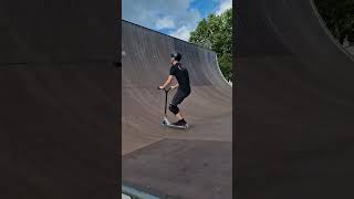 Halfpipe mit dem Stuntscooter [upl. by Isolt397]