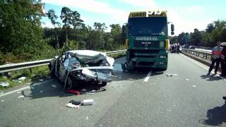 LKW Unfall auf der B9 bei Speyer  LKW fährt in Stauende [upl. by Machute]