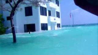 Tsunami Hitting Kandholhudhoo Maldives 2004 [upl. by Bernj]