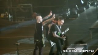 Avenged Sevenfold  Johnny trolling Syn and Zacky during Bat Country solo Live in Mexico City [upl. by Sikko]