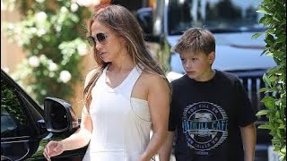 Jennifer Lopez visits Ben Affleck’s LA rental home after spending the day shopping [upl. by Lagasse]