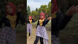 Ckay  Love Nwantiti Dance by Putri amp Keilya [upl. by Alissa142]