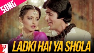 Gumm Summ Gumm Full Song  Paa  Amitabh Bachchan Abhishek Bachchan [upl. by Zsolway]