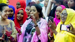 JACEYL QASAB KUMA HAGAAGO HODAN ABDIRAXMAN LIVE SHOW BOORAMA 2018 [upl. by Dayiz623]