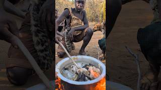 Hadzabe tribe😲 Fantastic cookies lunchtime😋🔥So delicious nutrition foodCulture traditional [upl. by Meece]