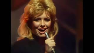 Kim Wilde  Chequered Love TOTP 1981 [upl. by Aihsined]