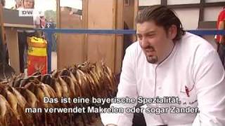 Video des Tages  Was isst man auf der Wiesn [upl. by Alenoel735]