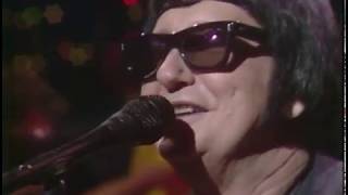 Roy Orbison  Pretty Woman Live [upl. by Deuno]