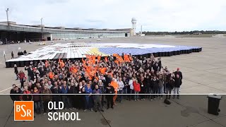 Makingof Eisbär aus 6401 Mülltonnen auf dem Flughafen Tempelhof [upl. by Corinna]