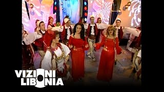 Motrat Mustafa  Kqyrni shoqe qka ka rritur nana Official Video [upl. by Gnolb]