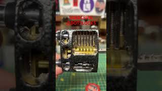 126 🔒INSIDE VIEW OF PADLOCK lockpicking locksport locksportenthusiast [upl. by Nixon740]