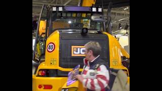 Présentation chargeuse sur pneus telescopic JCB TM420 [upl. by Muna]