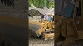 Cat 977  Big Track Loader [upl. by Annaoy]