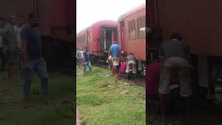 Derailment of Class S11 DMU Train im Sri Lanka 🇱🇰  derailment derail derailed srilankarailway [upl. by Anai186]