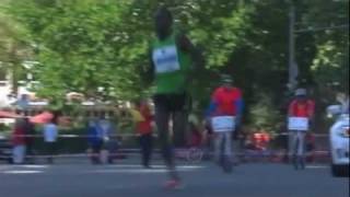 Berlin Marathon 2011 Teil 2 Gebrselassie verschätzt sich und gibt auf [upl. by Martell315]