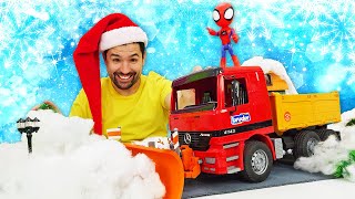 Spiderman giocattolo in cerca di Babbo Natale Video di Natale per bambini Regali sotto l’albero [upl. by Augusta95]