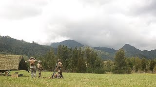 US Marines Calculate Firing Direction for M252A2 Mortar in Hawaii Drill [upl. by Joyan]