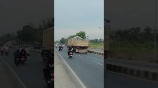 BANYAK TRUK DAN SEPEDA MONTOR DI BYPAS MOJOKERTO MALAM MINNGU RAMEEE POLLL [upl. by Chrissa]