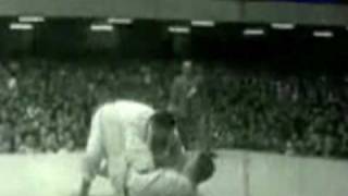 Judo 1956 Tokyo Geesink NED  Yoshimatsu JPN open [upl. by Rexer]