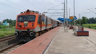 Speed Upgraded 130Kmh 12369 Howrah Dehradun Kumbh Express thunders With Amrit Bharat livery wap5 [upl. by Kapeed]