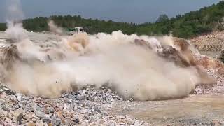 Oct 6th O2 rock blasting stone breaking live effect in Sao Paulo Brazil [upl. by Muller404]