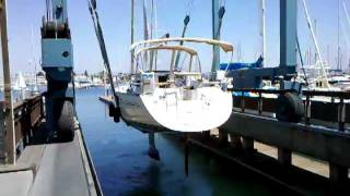 2002 Beneteau sailboat 331 haul out for survey By Ian Van Tuyl  IVTyachtsalescom [upl. by Evelunn]