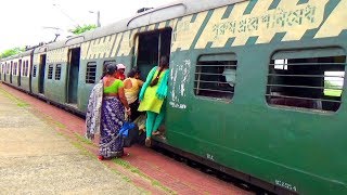 Bardhaman Howrah EMU Local Train Of Indian Railway Arrival amp Departure From Madhusudanpur Station [upl. by Hymie21]