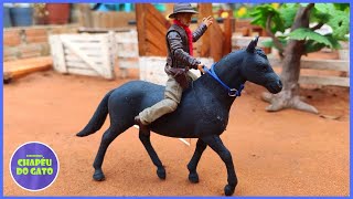 Fazenda de Brinquedo INCRÍVEL Domando O Indomável Cavalo Tordilho Negro [upl. by Nilat]