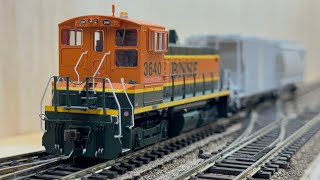 BNSF SW1000 switching out two bay hoppers  18”x55” Switching Diorama HO Scale [upl. by Uhp]