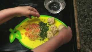 להכין quotקניידלךquot לראש השנה לפסח Making Matzo Balls stuffed [upl. by Hettie]