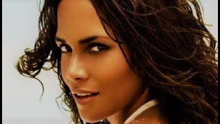 Halle Berry Reptilian Shapeshift quotMonsters Ballquot [upl. by Alexandrina]