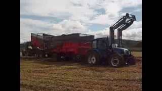 tracteur embourbé pour ensilage 2013 [upl. by Aibsel]