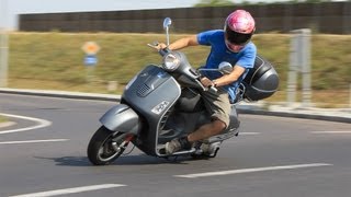 Vespa GTS 300 Super Sport Akrapovic Test [upl. by Labana]