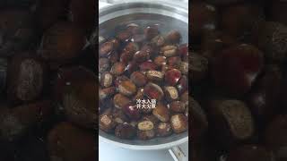 Anyone know how to peel chestnuts Learn it in 30 seconds No failure guaranteed [upl. by Nyleahcim]