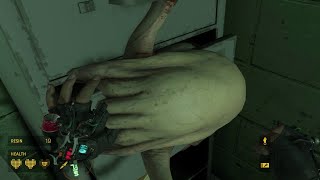 HalfLife Alyx Grabbing Headcrab Alive Trick [upl. by Mariana]