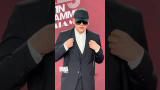 Bizarrap posa en la alfombra roja de los Latin GRAMMY 2024 [upl. by Dichy112]