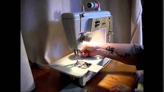 Singer 620 Golden Touch amp Sew Deluxe Zigzag Sewing Machine Demo Video [upl. by Naaitsirhc]