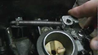 How a Briggs and Stratton Push Mower engine governorthrottle linkage is set up and how it works [upl. by Sampson]