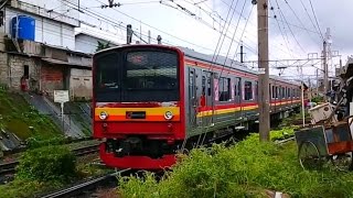 HD KRL JR 205 Memasuki Stasiun Bogor [upl. by Laurene]