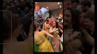 Madhuri Dixit DANCES with Ananya Panday while VickyKatrina ENJOY at Anant Ambanis Baraat 🔥 [upl. by Khorma]