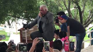 Vicente Fernández saluda y canta a sus fans en su Rancho Los 3 Potrillos [upl. by Ojimmas]