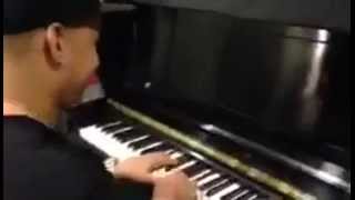 Daddy Yankee  Tocando Piano [upl. by Blackburn109]