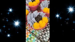 Lemon amp Blueberry Cupcakes [upl. by Usanis]