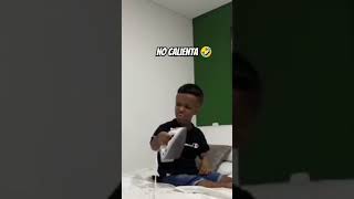 Manolito planchando el pantalón de Neutro humor viral neutroyt manolito twitch futbol memes [upl. by Vokay]