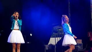 K3  10000 Luchtballonnen  Live At Marktrock Aalst 13082017 [upl. by Drofdeb]