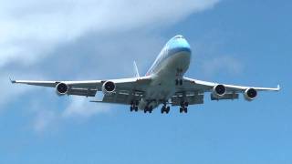 Ile de la RéunionAtterrissage Boeing 747400 Corsairfly à Gillotle 040212 [upl. by Jahn]