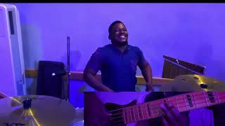 MAKOSSA BASS LESSON  This Makossa Bassline works with all Makossa songs Reduced Speed at the end [upl. by Kuth653]