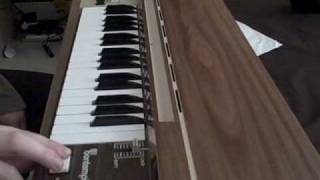 Bontempi B9 Chord Organ Demo [upl. by Eusassilem]