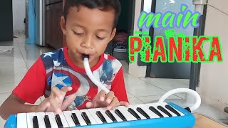 Anak kecil main pianika Lagu Sedang Apa [upl. by Nnaes]